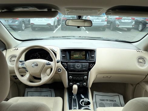 Used 2013 Nissan Pathfinder SV AWD/4WD image 11