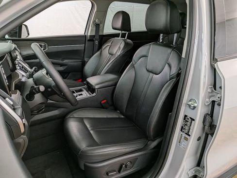 Used 2023 Kia Sorento EX w/ Panoramic Sunroof Package image 11