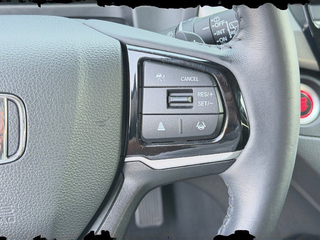 Used 2025 Honda Odyssey EX-L image 16