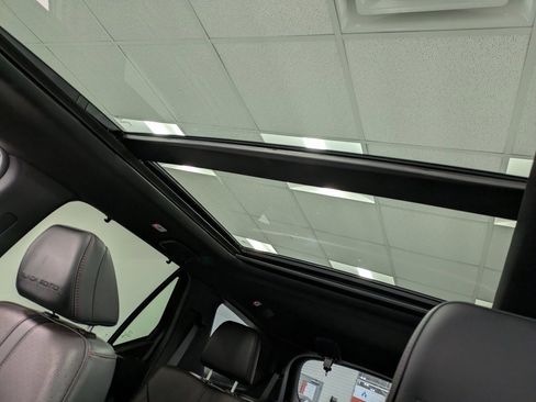 Certified 2025 Honda Pilot Black Edition image 21