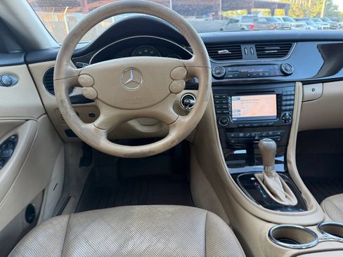 Used 2006 Mercedes-Benz CLS 500 image 17