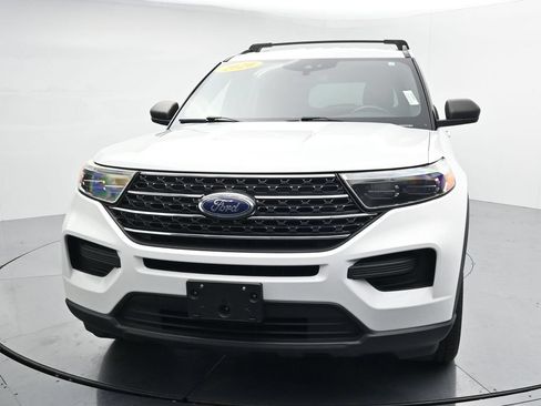 Used 2020 Ford Explorer XLT w/ Class III Trailer Tow Package AWD/4WD image 3