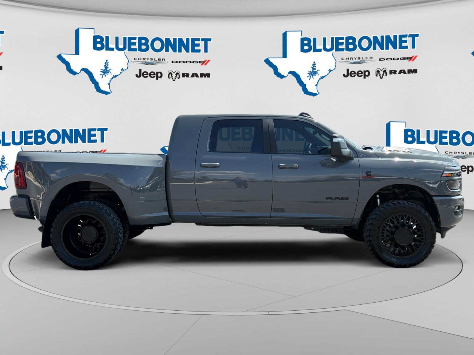 Used 2026 RAM 3500 Laramie w/ Night Edition AWD/4WD image 4