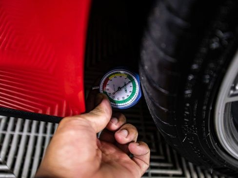 Used 2023 Chevrolet Corvette Stingray Premium Cpe w/ Z51 Performance Package image 39