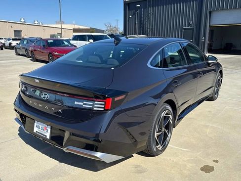 New 2026 Hyundai Sonata SEL FWD image 9