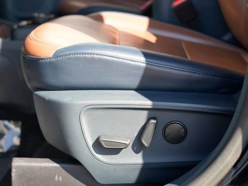 Used 2022 Ford Maverick Lariat w/ Lariat Luxury Package image 27