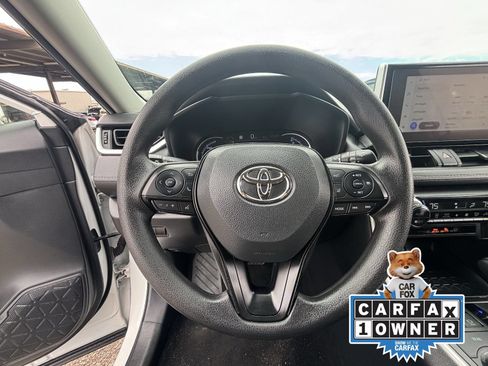 Used 2025 Toyota RAV4 XLE AWD/4WD image 28