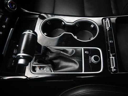 Used 2021 Kia Stinger GT-Line image 23