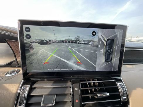 Used 2024 Lincoln Navigator L Reserve AWD/4WD image 15