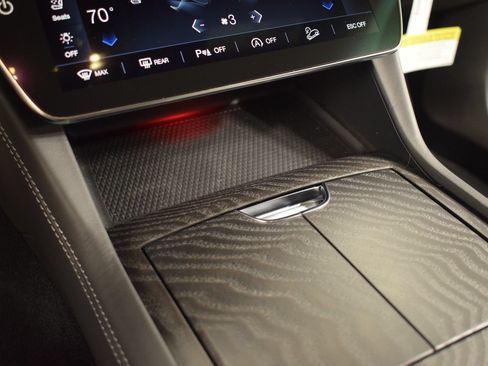 Used 2025 Maserati Grecale Modena AWD/4WD image 33