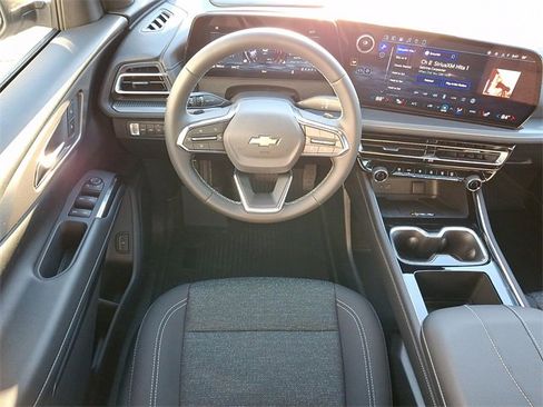 New 2026 Chevrolet Traverse LT w/ LPO, Floor Liner Package image 7