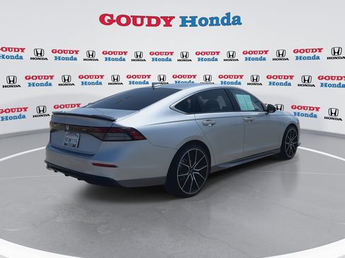 Used 2023 Honda Accord EX image 8