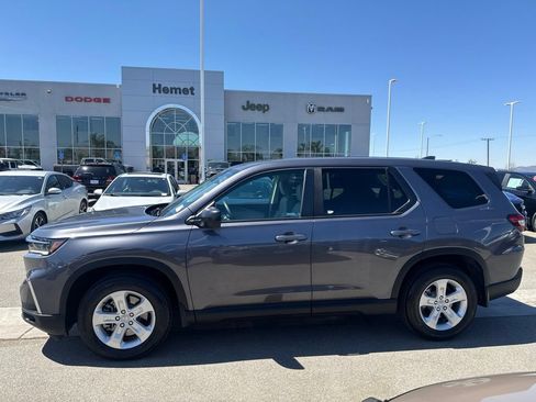 Used 2024 Honda Pilot LX image 5