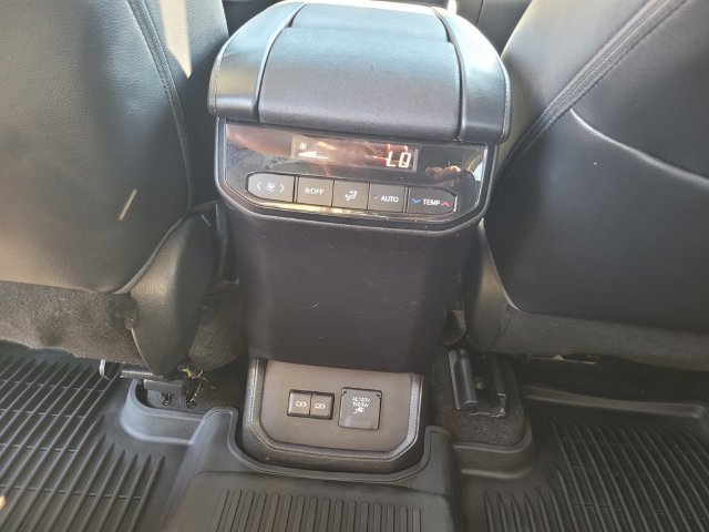 Used 2023 Toyota Highlander Limited AWD/4WD image 15