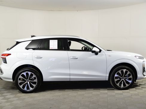 New 2026 Audi Q3 quattro 2.0T image 8