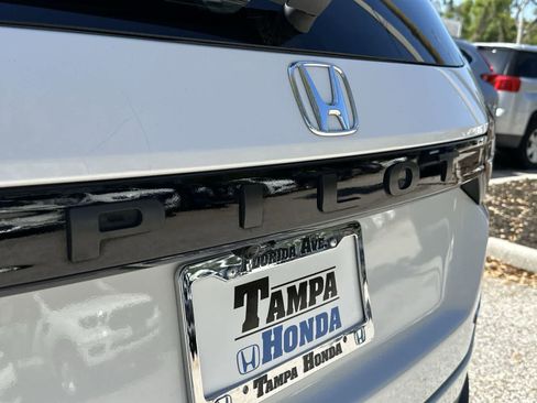 Used 2025 Honda Pilot Elite image 8