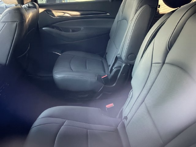 Used 2023 Buick Enclave Essence FWD image 5