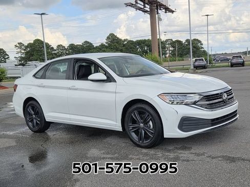Used 2024 Volkswagen Jetta SE w/ Black Wheel Package FWD image 5