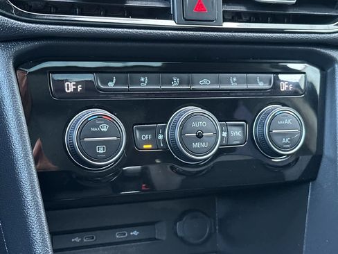 Used 2022 Volkswagen Taos SEL image 22