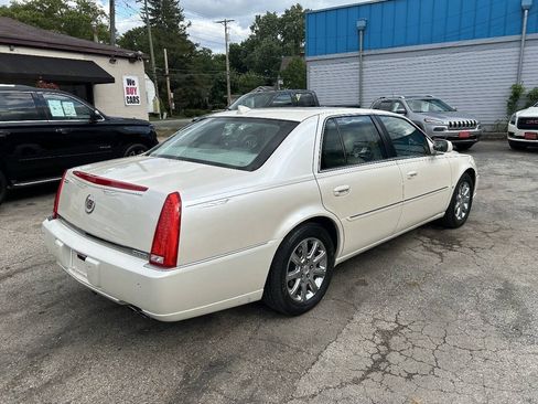 Used 2009 Cadillac DTS w/ Trunk Convenience Package FWD image 12
