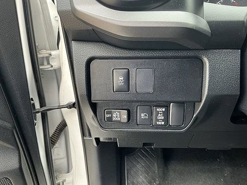 Used 2022 Toyota Tacoma TRD Off-Road AWD/4WD image 18