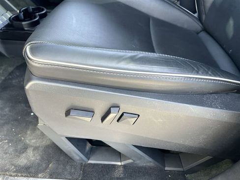 Used 2025 Tesla Cybertruck AWD Crew Cab image 18