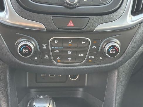 Used 2019 Chevrolet Equinox LT FWD image 31
