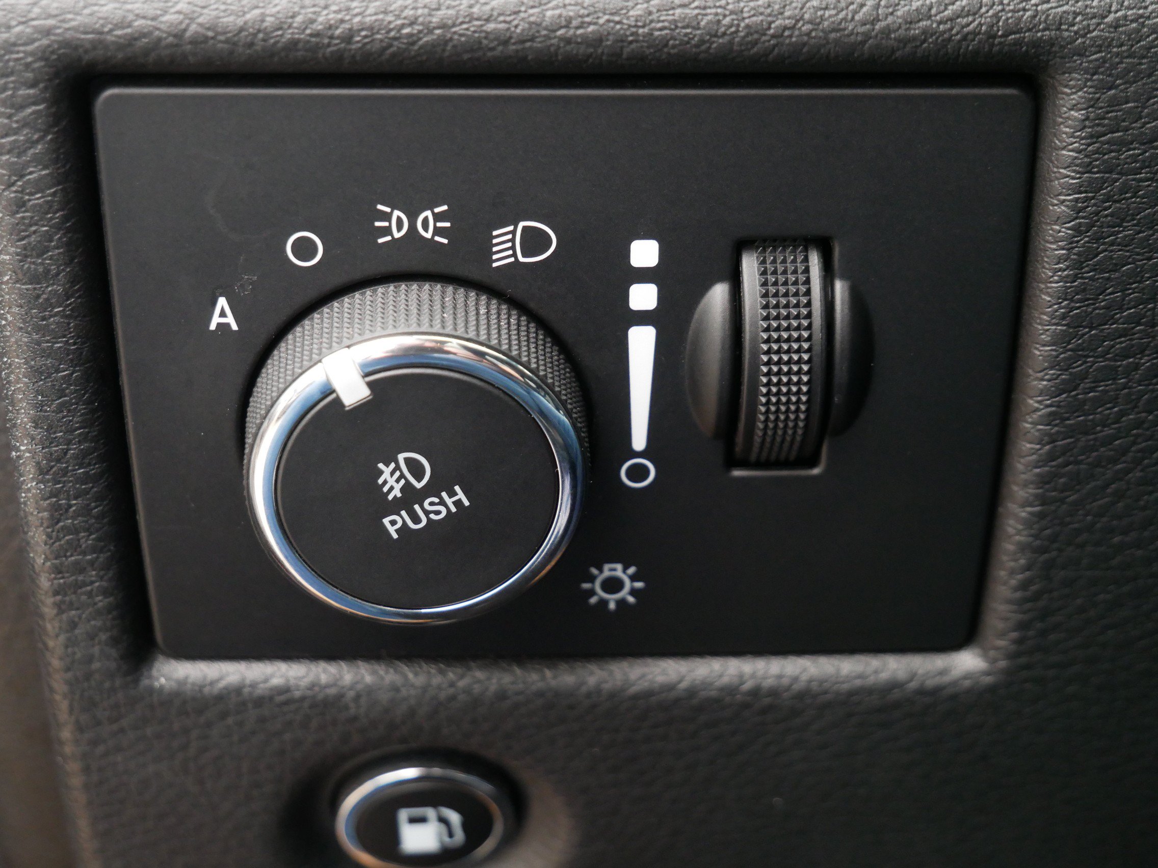 Used 2019 Jeep Grand Cherokee High Altitude AWD/4WD image 16