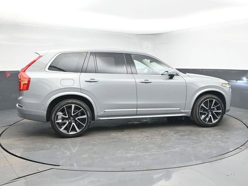 Used 2024 Volvo XC90 B5 Plus w/ Protection Package Premier image 8