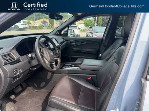 Used 2025 Honda Ridgeline Black Edition image 16
