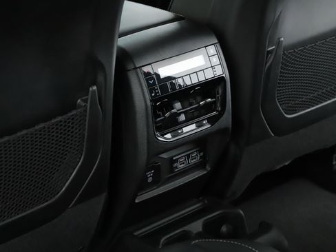 Used 2023 Jeep Grand Cherokee L Limited w/ Luxury Tech Group II image 7