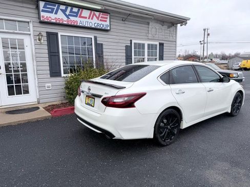 Used 2017 Nissan Altima 2.5 SR w/ Midnight Edition Package image 5