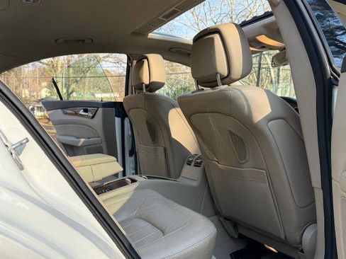 Used 2012 Mercedes-Benz CLS 550 image 8