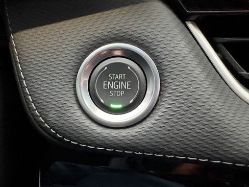 Used 2025 Chevrolet Equinox LT w/ Convenience Package II FWD image 15