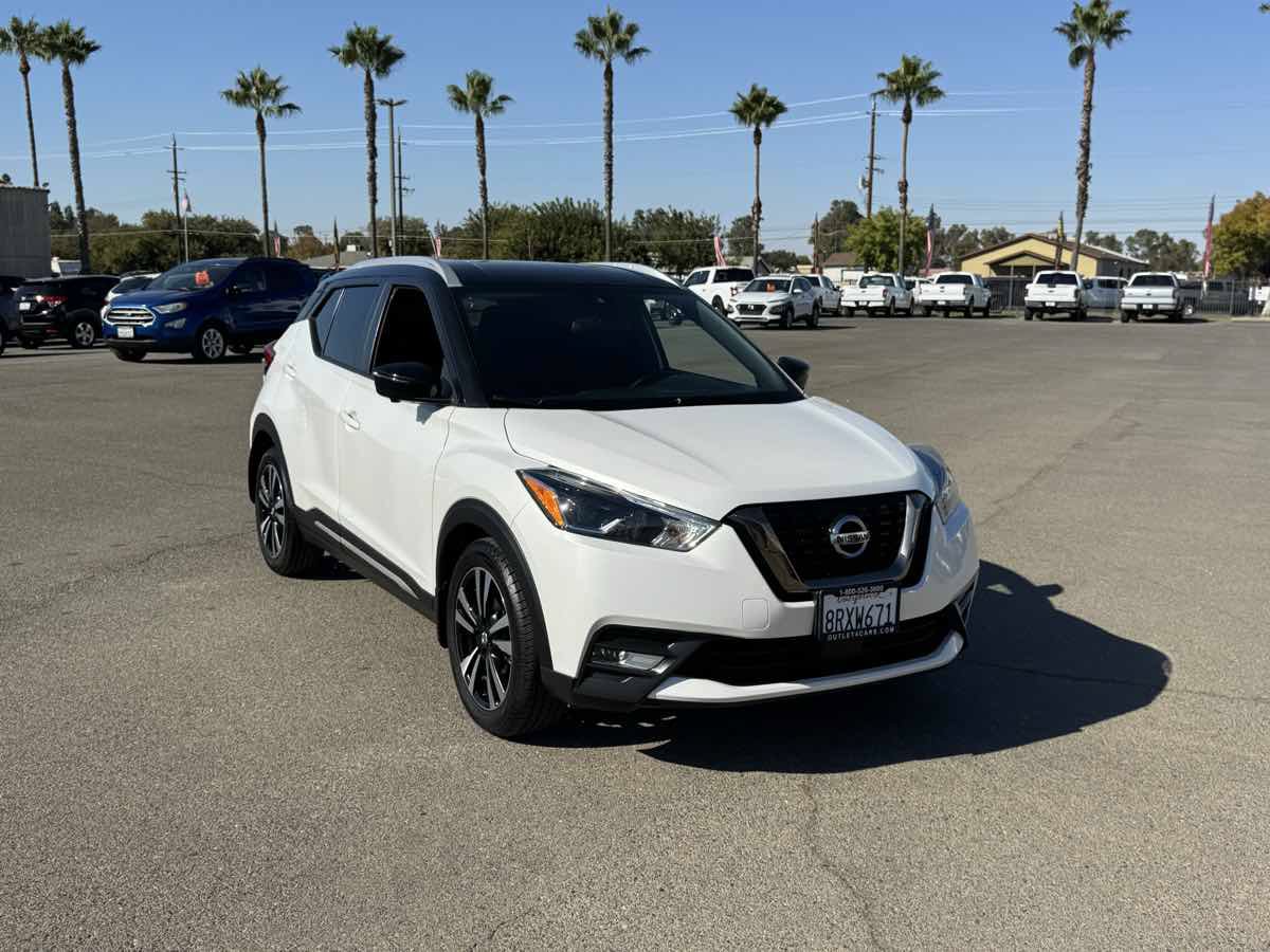 Used 2020 Nissan Kicks SR FWD image 3
