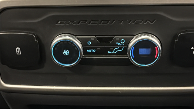 Used 2024 Ford Expedition XLT AWD/4WD image 44