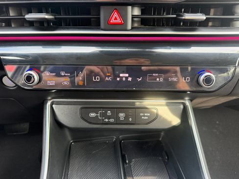 Used 2025 Kia Carnival SX Prestige FWD image 20