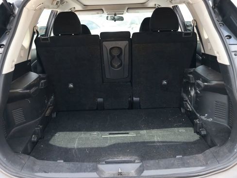 Used 2014 Nissan Rogue SV w/ SV Moonroof Package FWD image 25