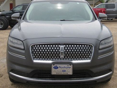 Used 2022 Lincoln Nautilus Reserve image 9