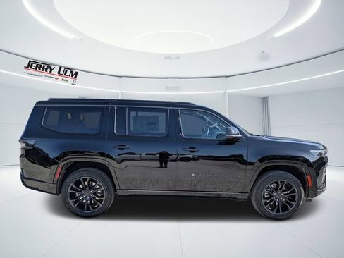 New 2026 Jeep Grand Wagoneer Summit AWD/4WD image 2