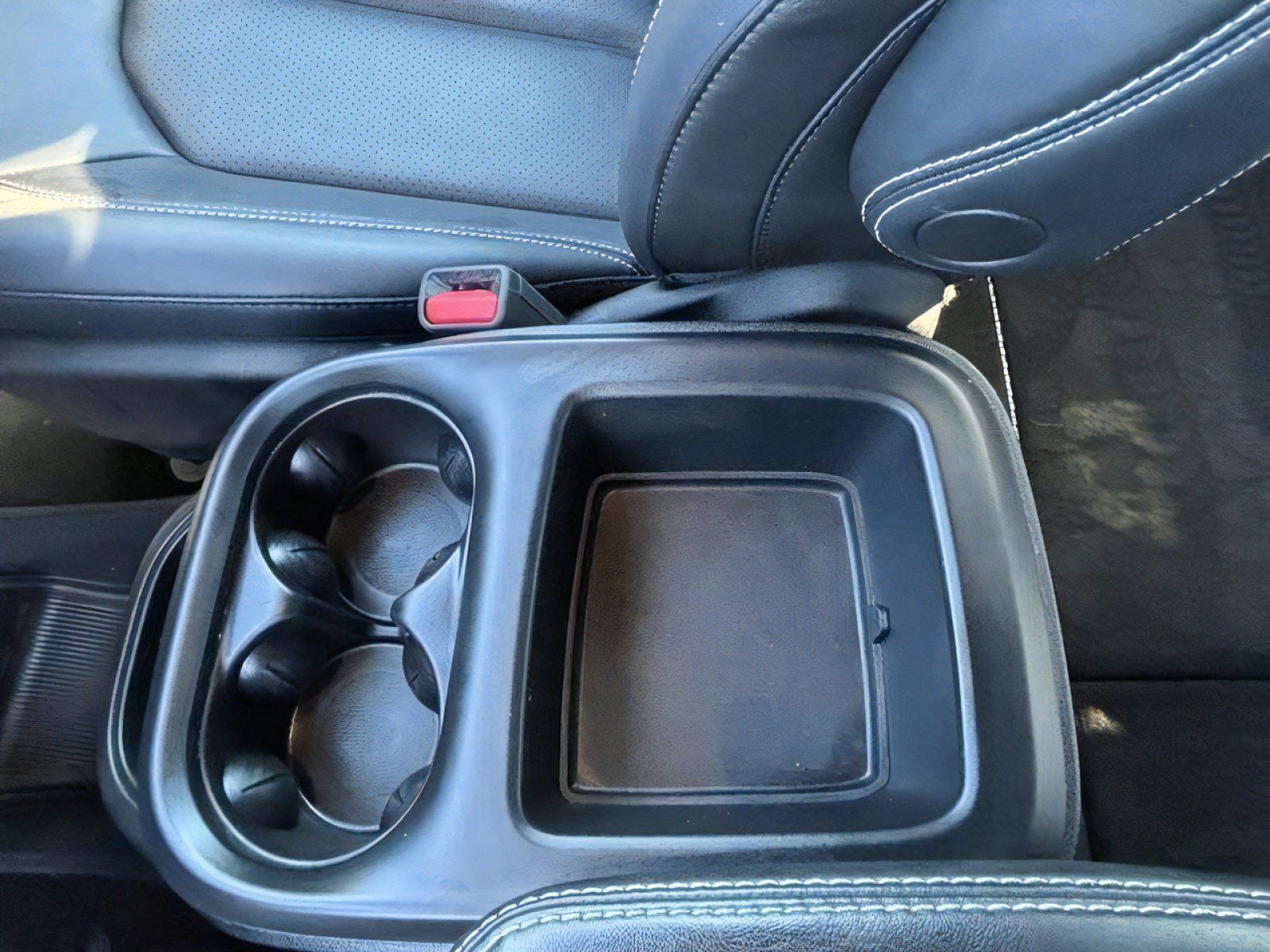 Used 2025 Chrysler Pacifica Select FWD image 16