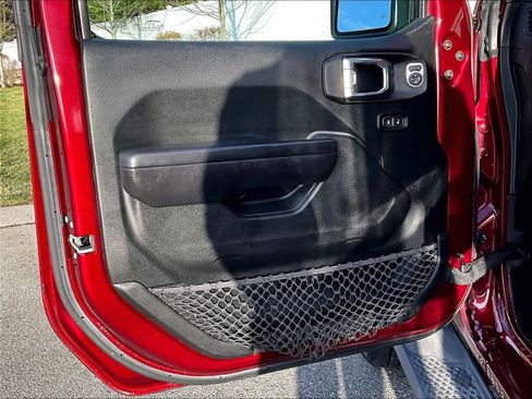 Used 2021 Jeep Wrangler Unlimited Sport image 9