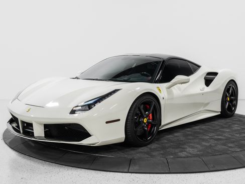 Used 2016 Ferrari 488 GTB RWD image 2