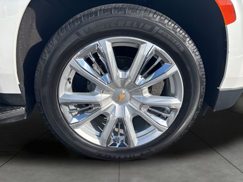 Used 2023 Chevrolet Suburban High Country AWD/4WD image 10