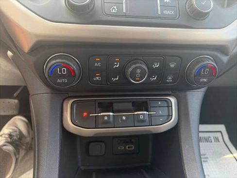 Used 2021 GMC Acadia Denali w/ Denali Technology Package FWD image 23