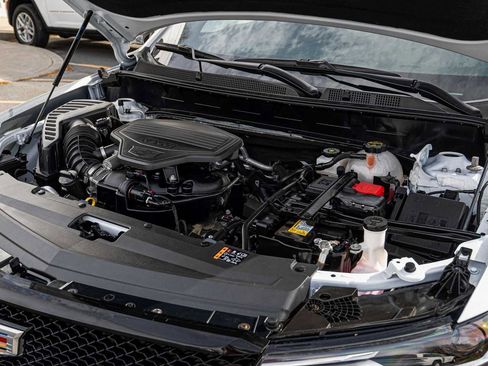 Used 2025 Cadillac XT6 Sport image 36