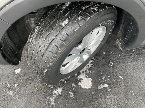 Used 2019 Kia Sorento LX image 9