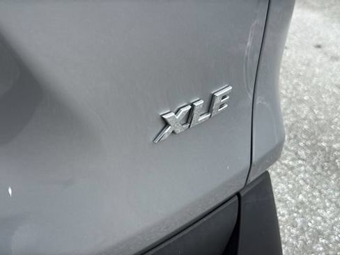 Used 2022 Toyota RAV4 XLE Premium FWD image 7