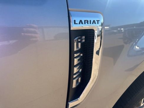 Used 2022 Ford F250 Lariat w/ FX4 Off-Road Package AWD/4WD image 10