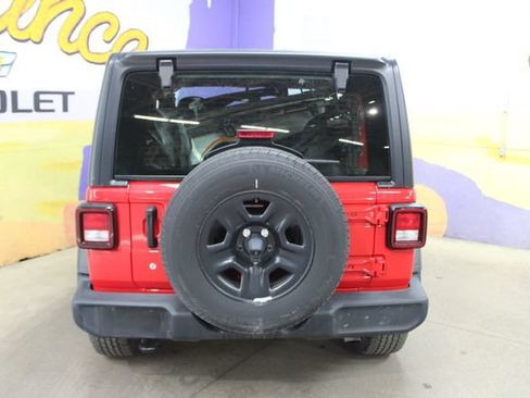 Used 2020 Jeep Wrangler Sport AWD/4WD image 7